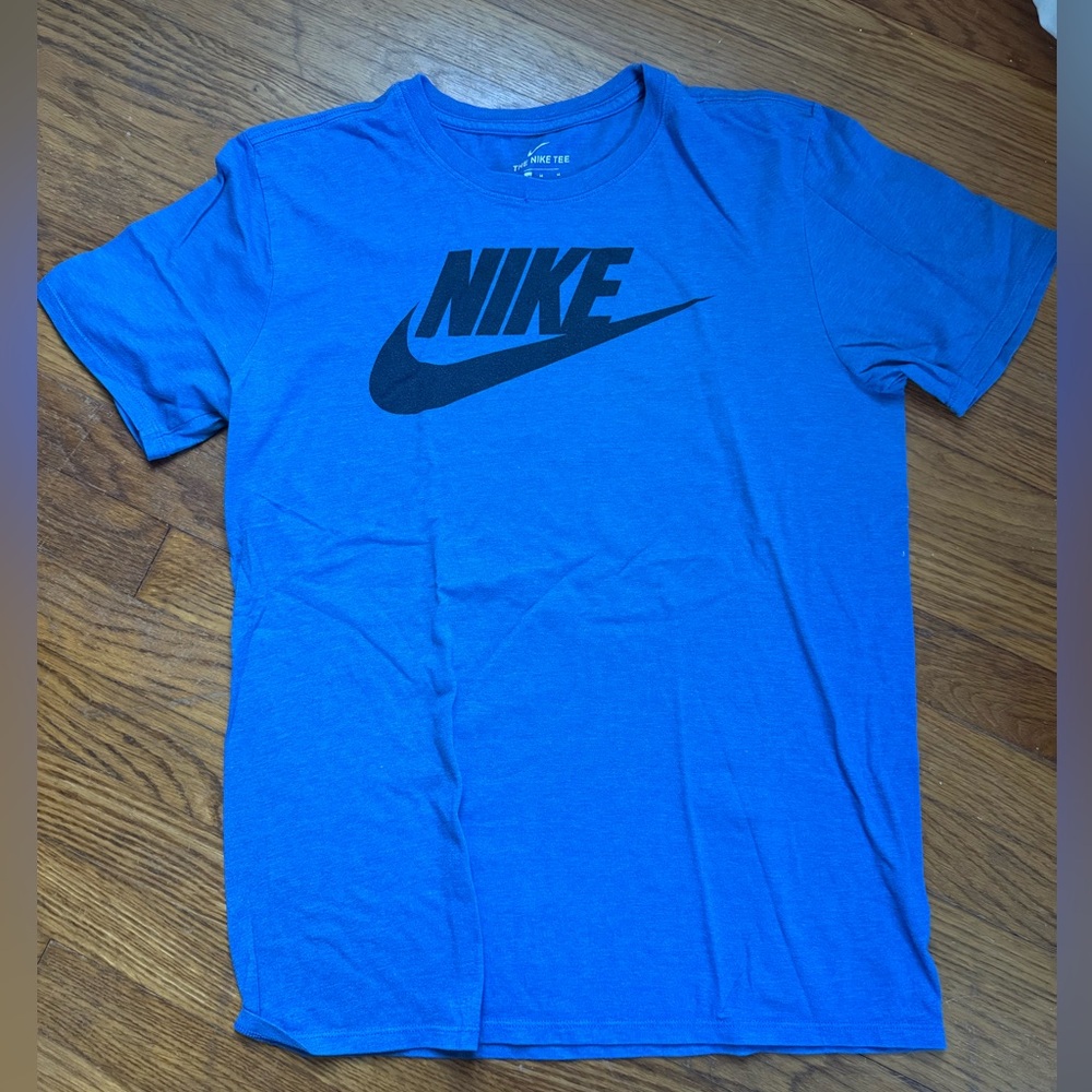 Men’s Nike tee